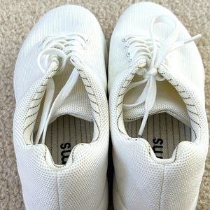 Atoms Shoes: Model 000 - White